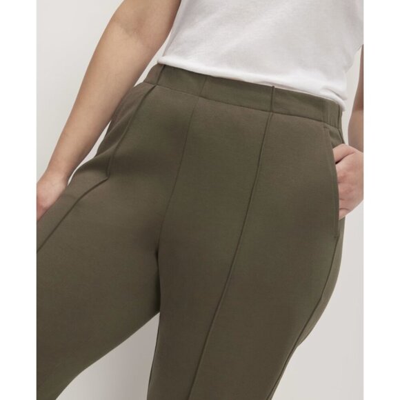 Everlane | The Dream Pant In Dark Forest Green - Picture 4 of 15